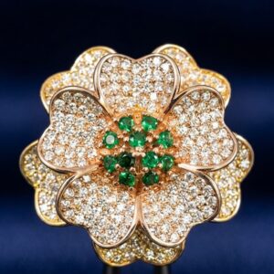 Royal Green Center Flower Ring