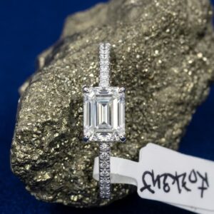 Emerald Grace Diamond Ring